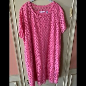 - Isaac Mizrahi -Beautiful lace dress